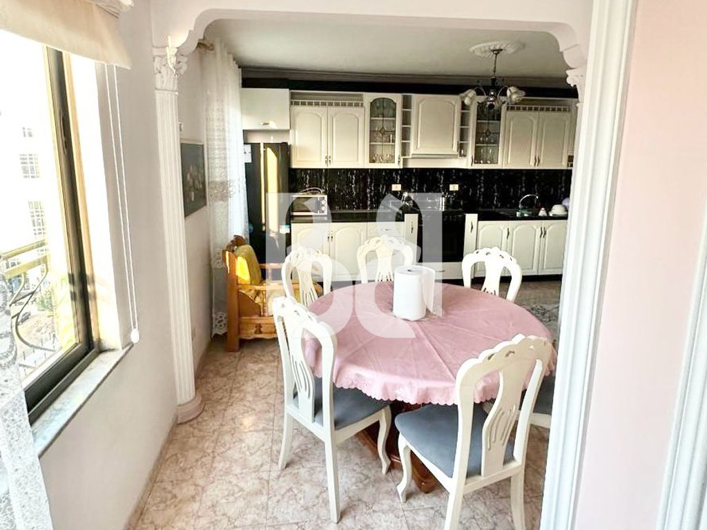 APARTAMENT ME QIRA 2+1+2 TE PALLATI ME SHIGJETE,RRUGA E KAVAJES 4
