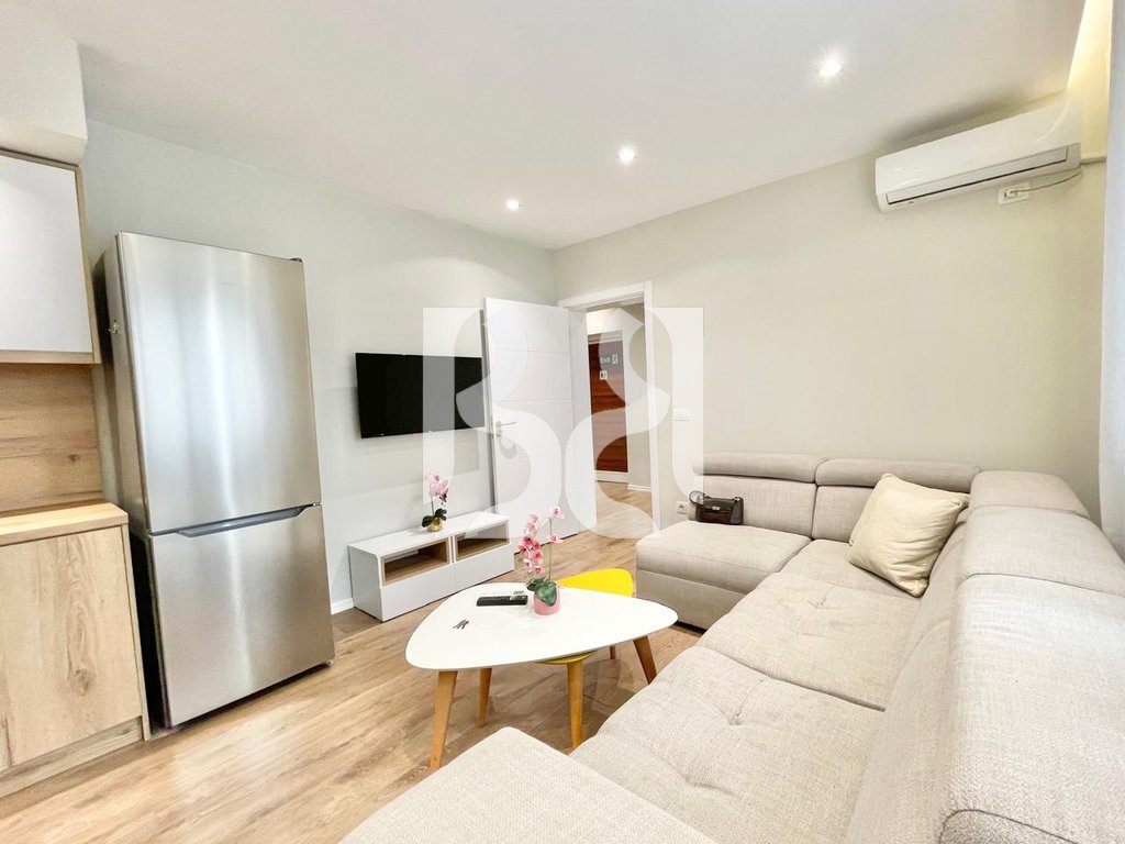 APARTAMENT ME QERA 2+1 NE ZONEN E BRRYLIT