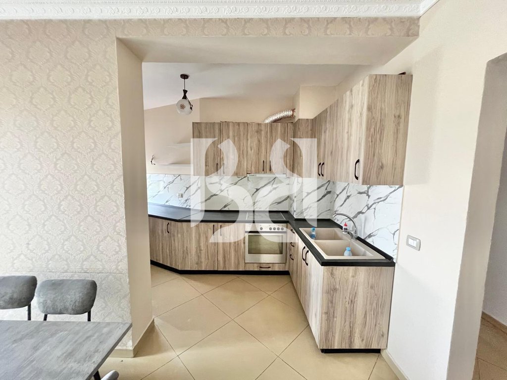 *APARTAMENT 3+1+2 TUALETE+1 BALLKON ME QIRA, ASTIR PRANE BAR OSLO 4