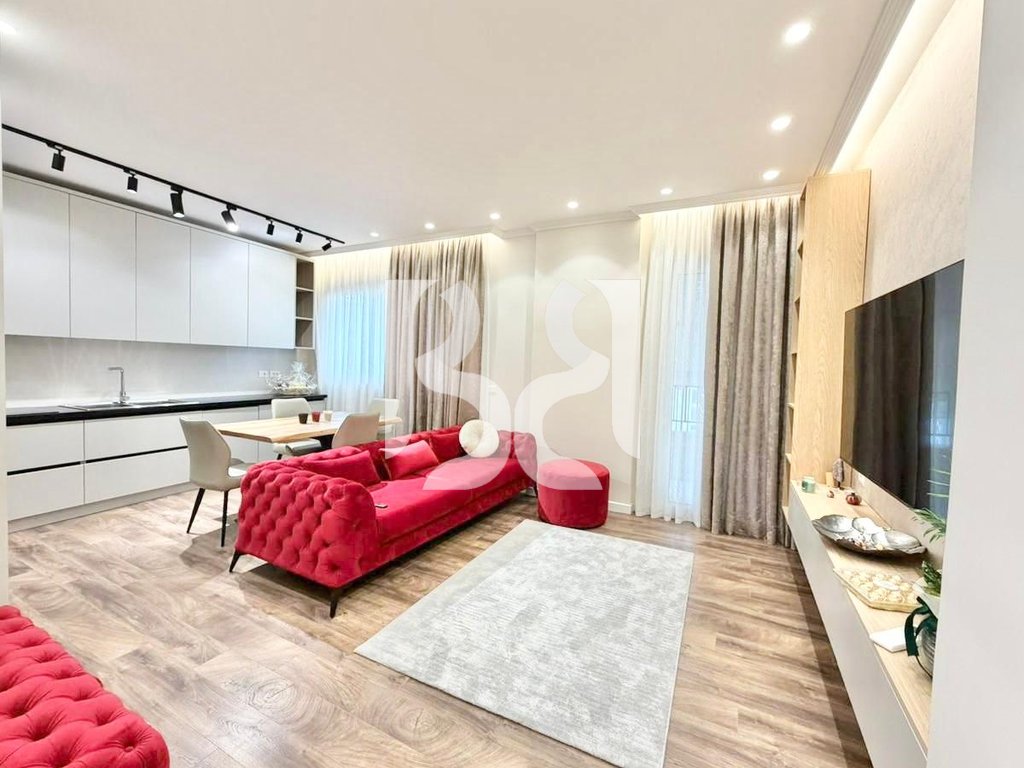 APARTAMENT TE PAZARI RI ME QERA 1+1