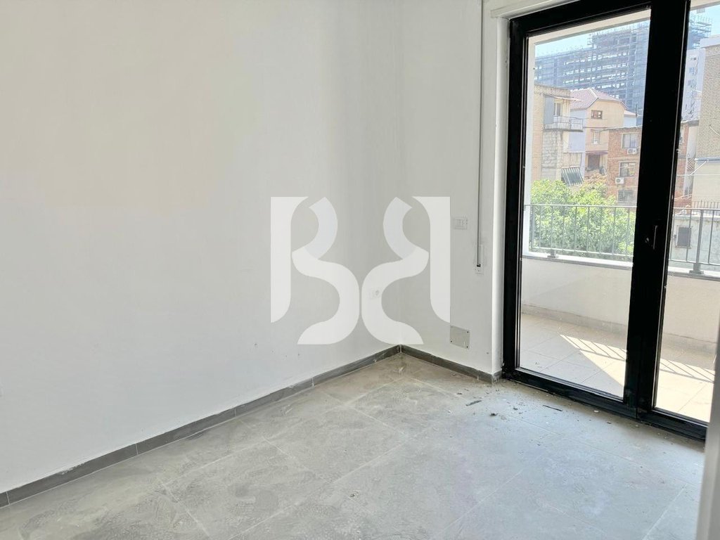 JEPET ME QIRA APARTAMENT 1+1 BOSH PRANË STACIONIT TË TRENIT 3
