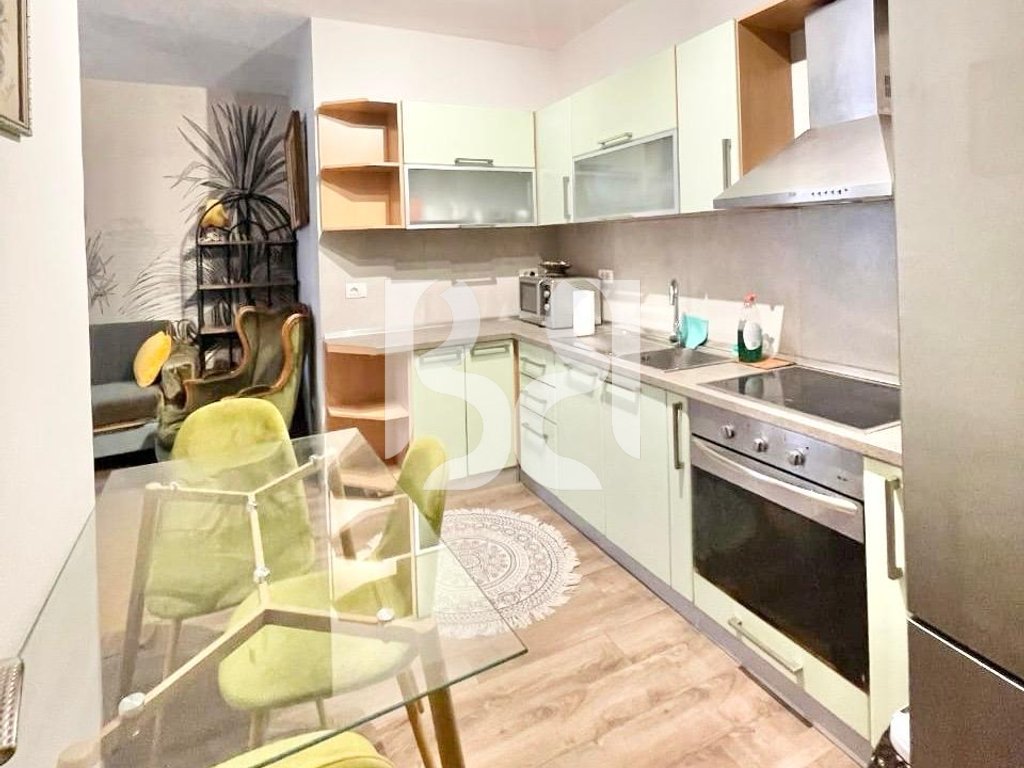 APARTAMENT ME QERA 2+1 TEK RRUGA E KOSOVAREVE 2