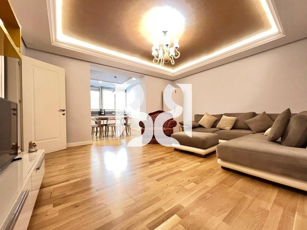 JEPET ME QIRA APARTAMENT 2+1 NE QENDER TE TIRANES*