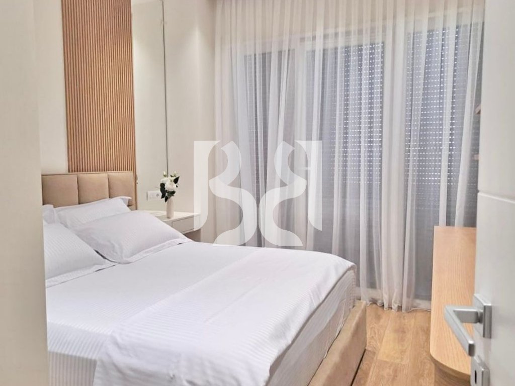 *APARTAMENT ME QIRA 1+1+POST PARKIMI KINOSTUDIO 4