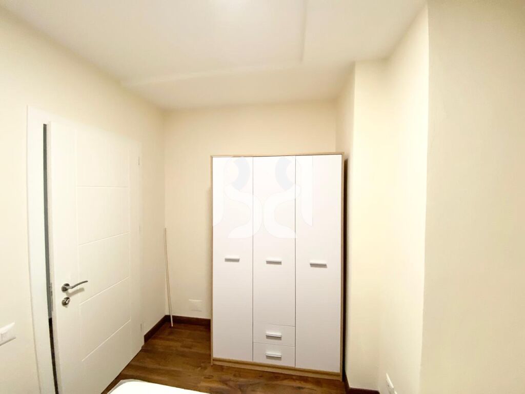 JAPIM APARTAMENT ME QIRA 2+1 NE RRUGEN HIM KOLLI MYSLYM SHYR /RRUGA E KAVAJES 4