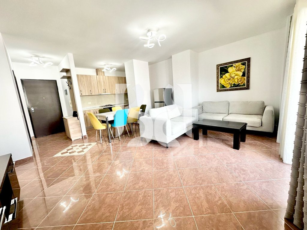 APARTAMENT 2+1 NE SHITJE NE XHAMLLIK TE KOMPLEKSI KOLOMBO / OXHAKU