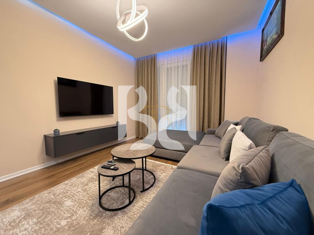 JEPET APARTAMENT ME QERA 2+1+2+Verand |700 Euro|SHKOLLA E BASHKUAR,TIRANE 2