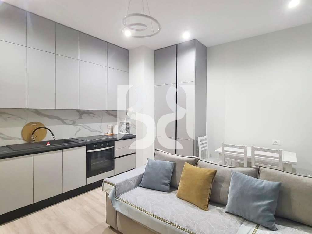 APARTAMENT ME QIRA 1+1+ BALLKON+POST PARKIMI PAZARI I RI*