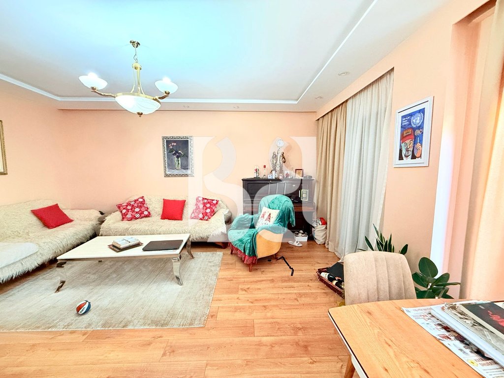 APARTAMENT NE SHITJE TE KOPESHTI BOTANIK 3+1+2 PRANE XHAMISE 2