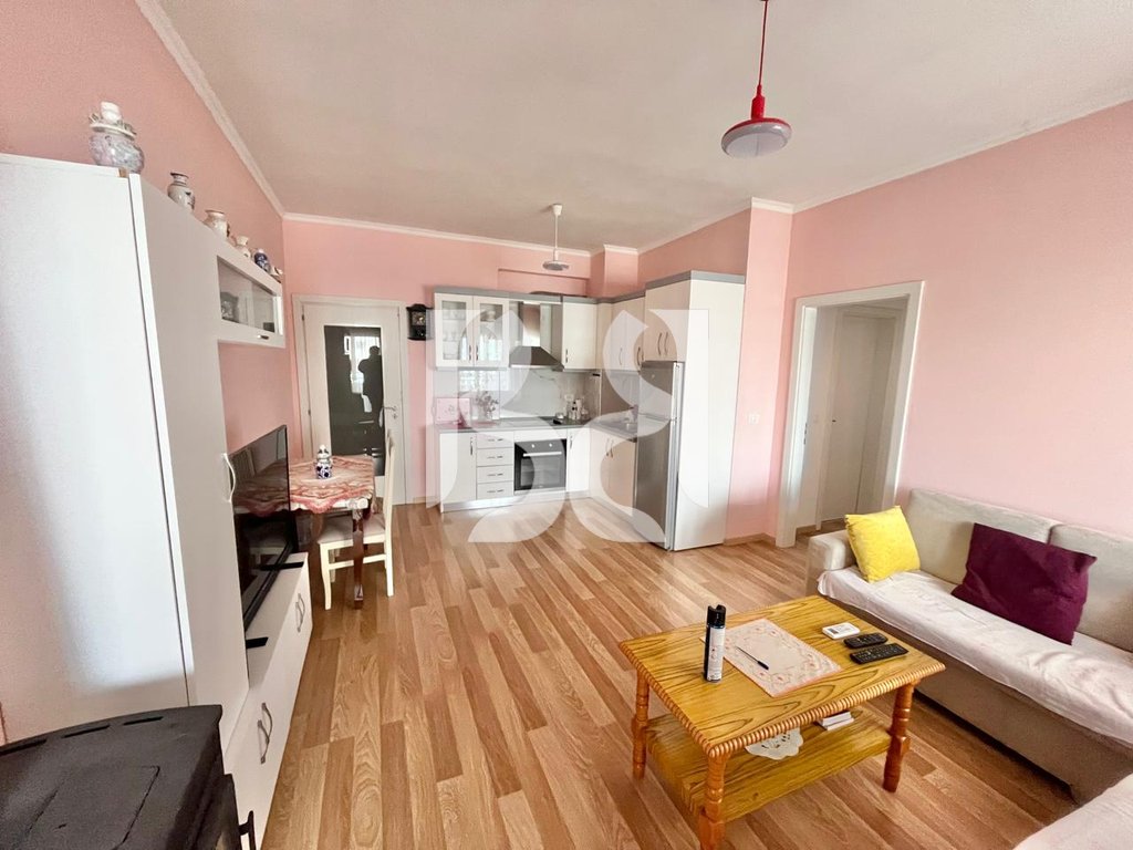 SHITET APARTAMENT 2+1 ME PAMJE BALLORE NGA LIQENI NË POGRADEC* 3