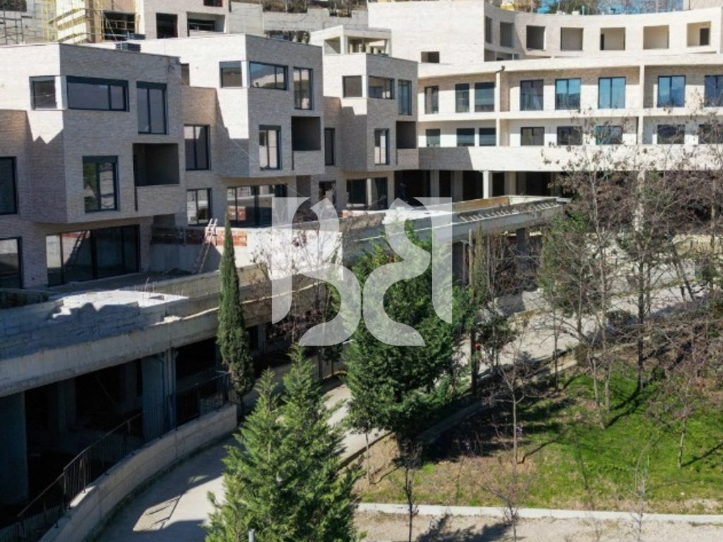 VILË LUKSOZE ME PISHINË PRIVATE & VERANDË PANORAMIKE – JETESË ELITARE NË PRIVATËSI TOTALE 2