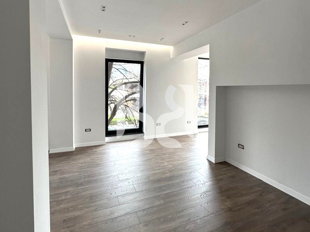 JEPET ME QERA APARTAMENT/AMBIENT TE ZONA E TAJVANIT*