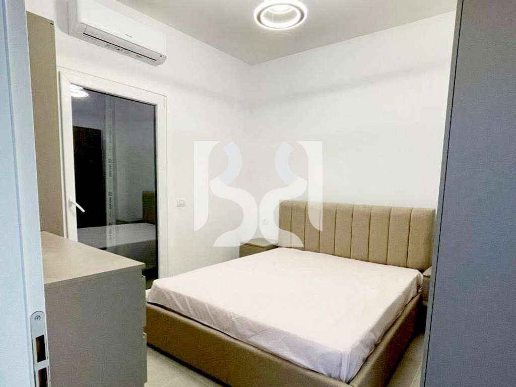 APARTAMENT 1+1 ME QIRA, TE PAZARI I RI 4
