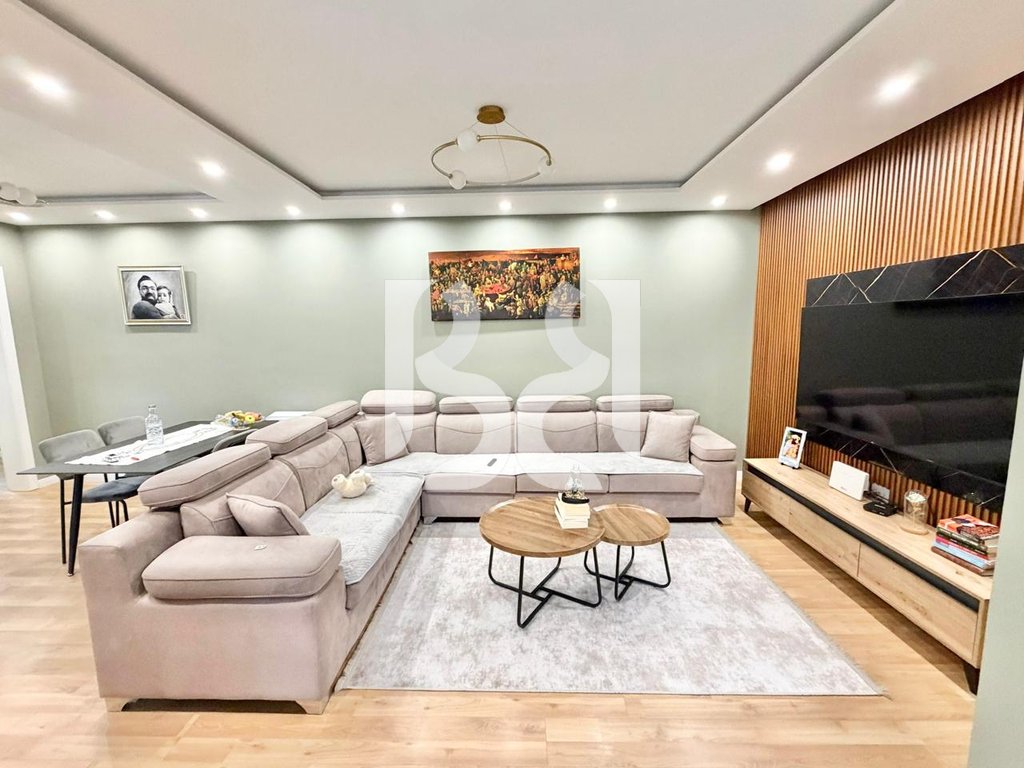 APARTAMENT ME QERA TEK ISH TREGU ELEKTRIK 2+1