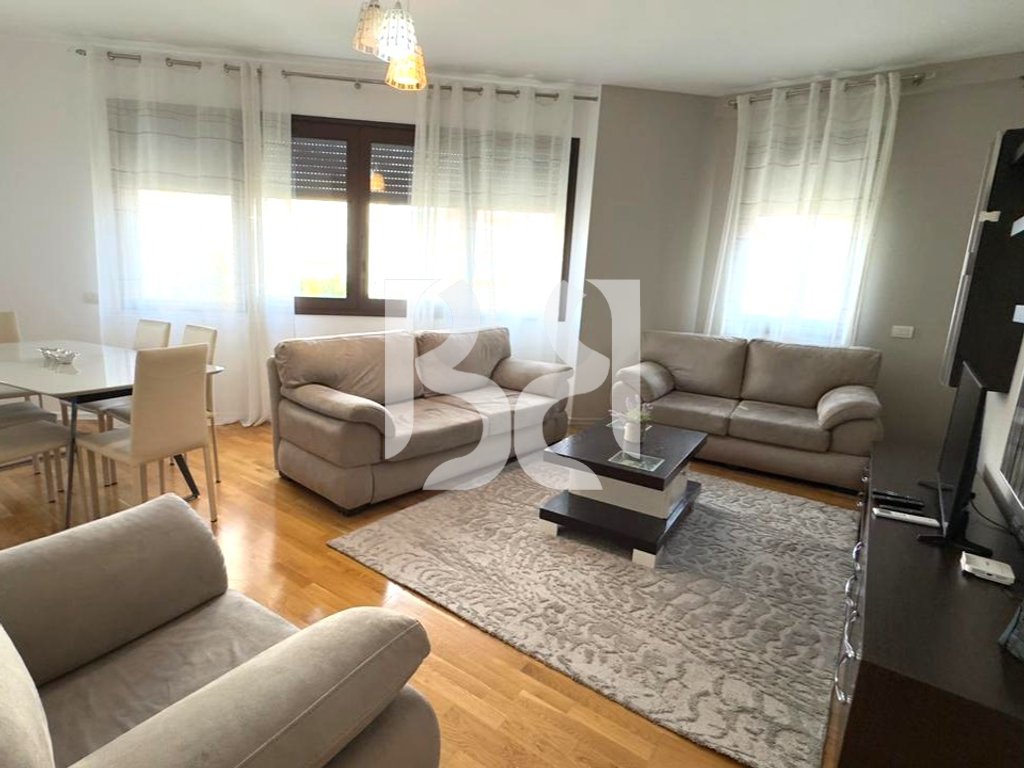 APARTAMENT 2+1+2 ME QIRA TEK RRUGA BARRIKADAVE