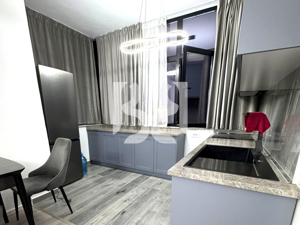 APARTAMENT 1+1 ME QIRA TEK RRUGA FORTUZI, BULEVARDI ZOGU I 4