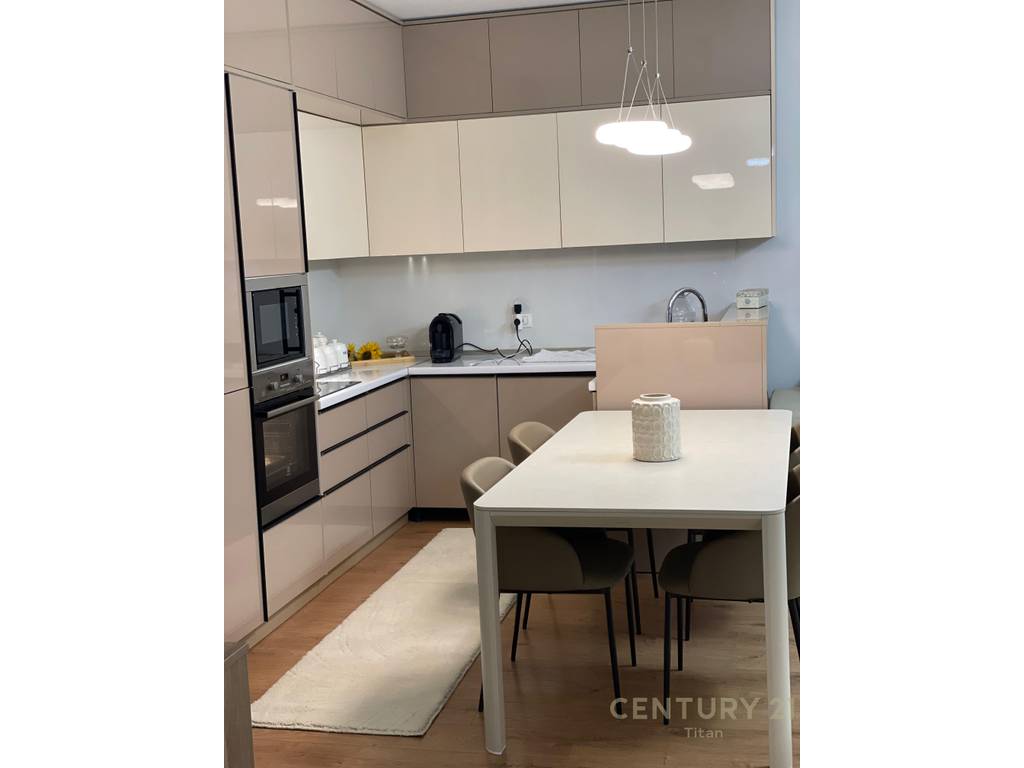 Jepet me qira apartament 3+1+2+parkim ne Fiori Di Bosko 2