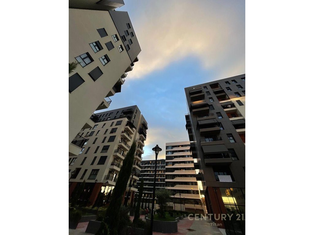 Jepet me Qira Ambient Komercial te Trio Towers!