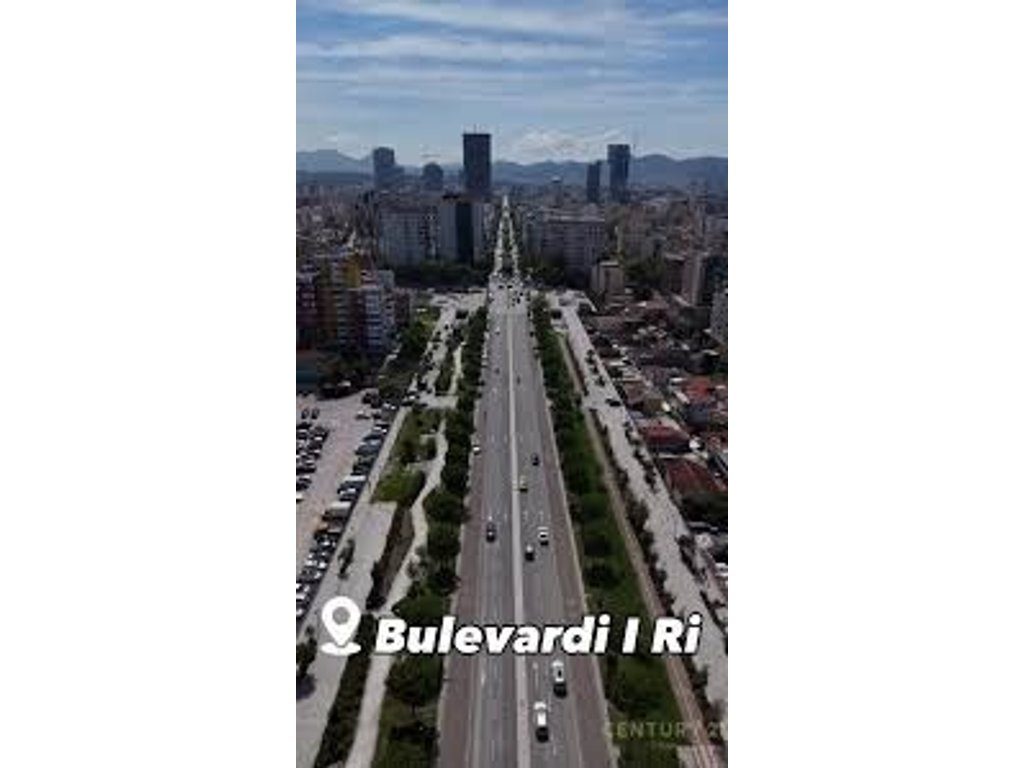 Jepet me qira ambjent komercial, prane Bulevardit te Ri, 15 Euro/m2! 1