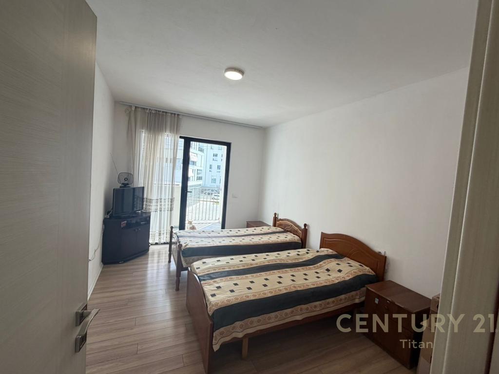 Shitet apartament 2+1 tek 5 Maji 4
