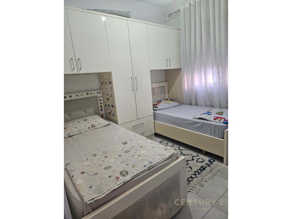 Apartament 2+1 per qira te Golden Park