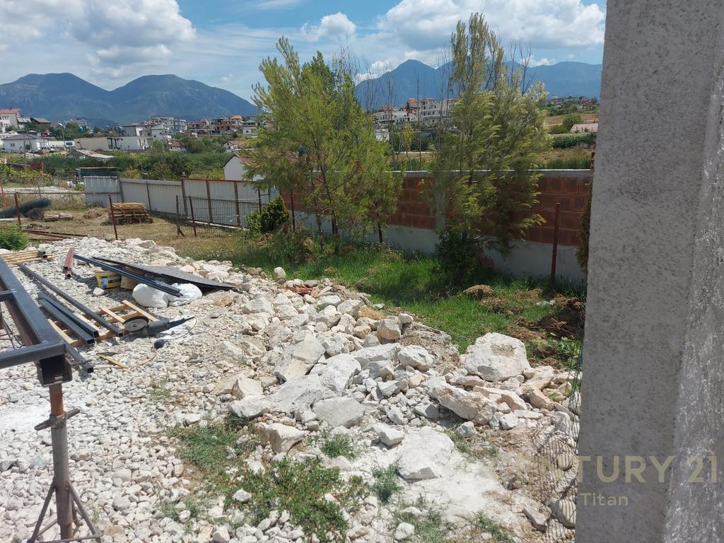 SHITET SHTEPI 1 KATESHE PLUS TOKE 600 m2, BUZE LIQENIT NE PASKUQAN!!! 3