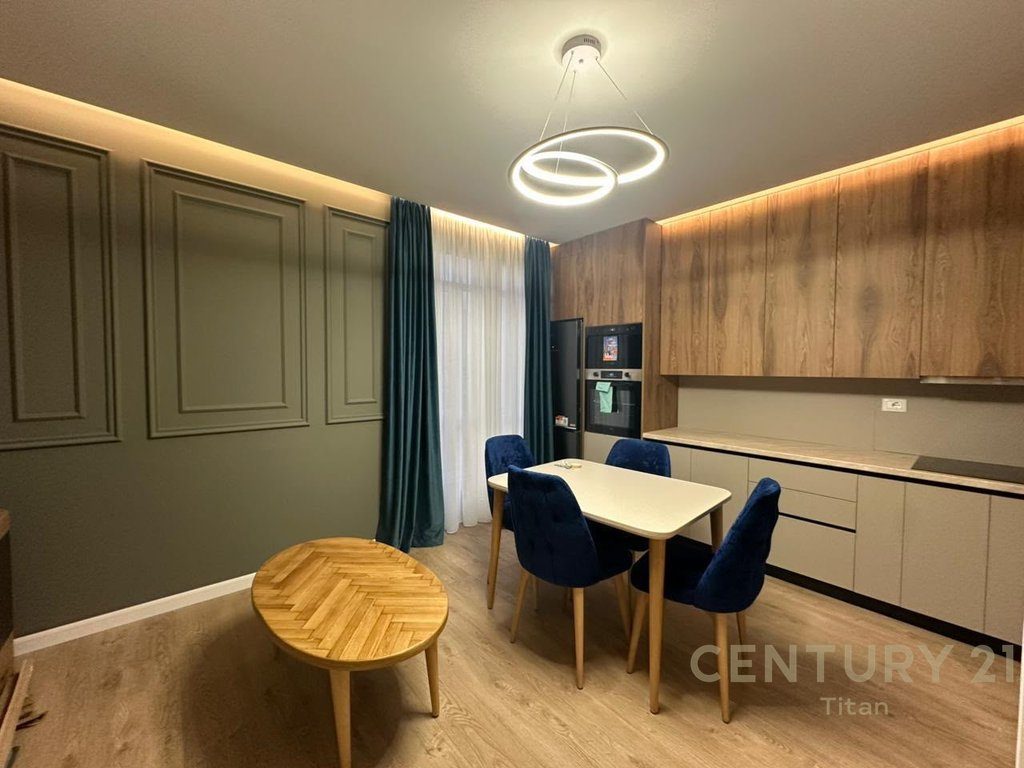 Apartament modern 3+1+2 ballkone per shitje ne Astir 2