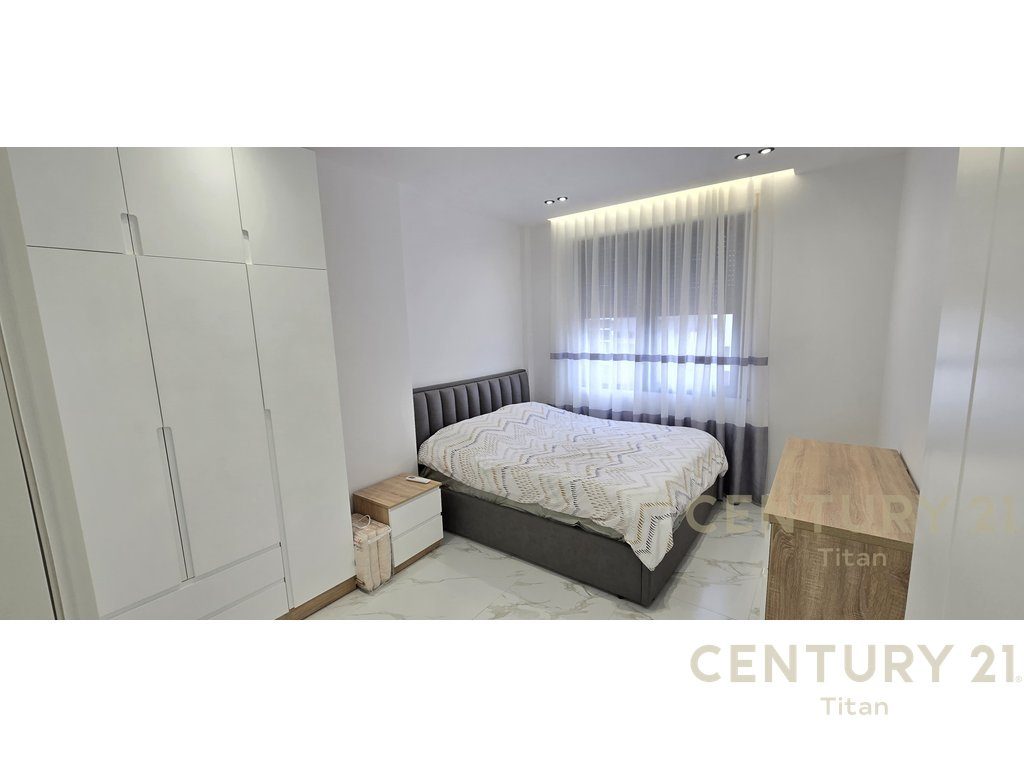 JEPET ME QIRA APARTAMENT 3+1+2 TE RRUGA "DON BOSKO" 4