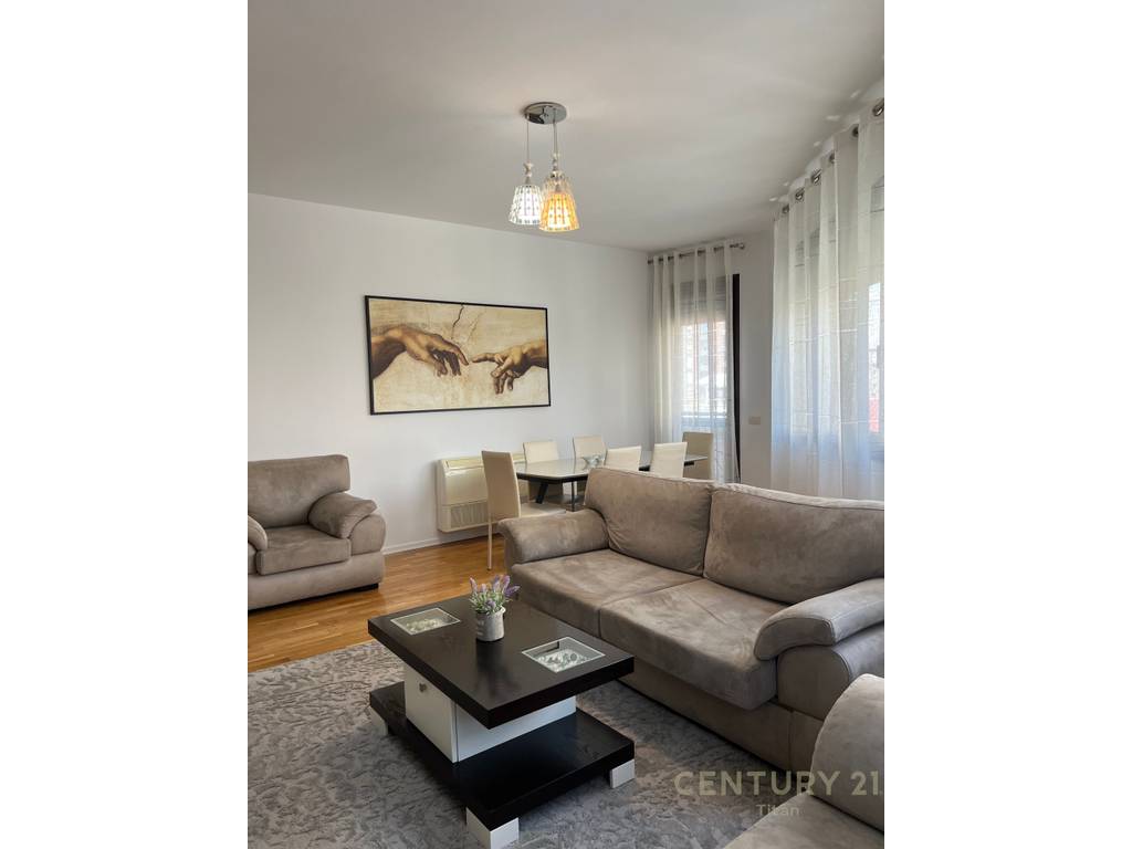 JEPET ME QIRA APARTAMENT 2+1+2+ POST PARKIMI TEK RRUGA E BARRIKADAVE