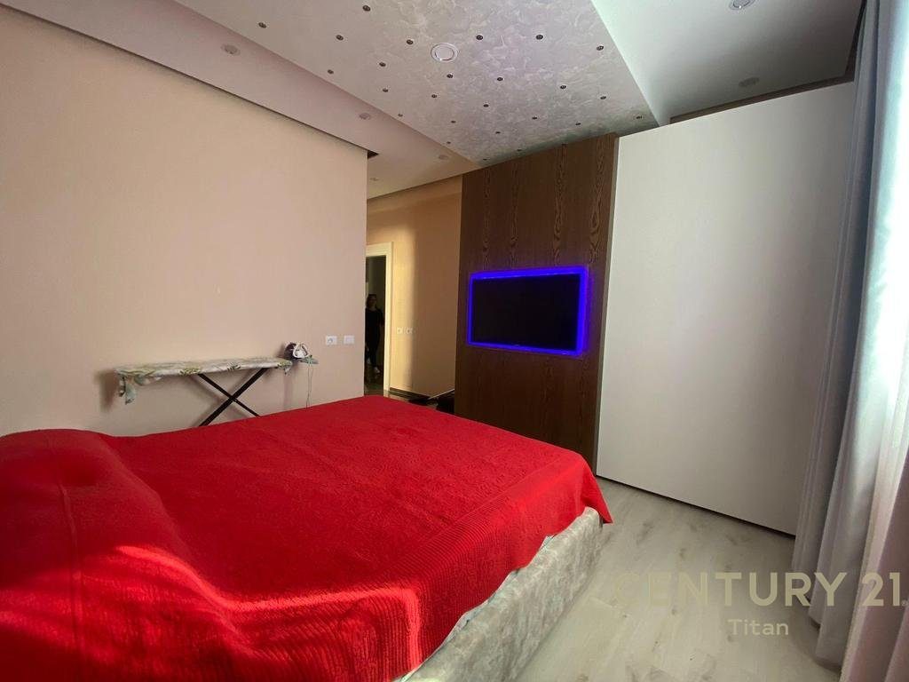Apartament 2+1+2 per shitje prane Vila Gold