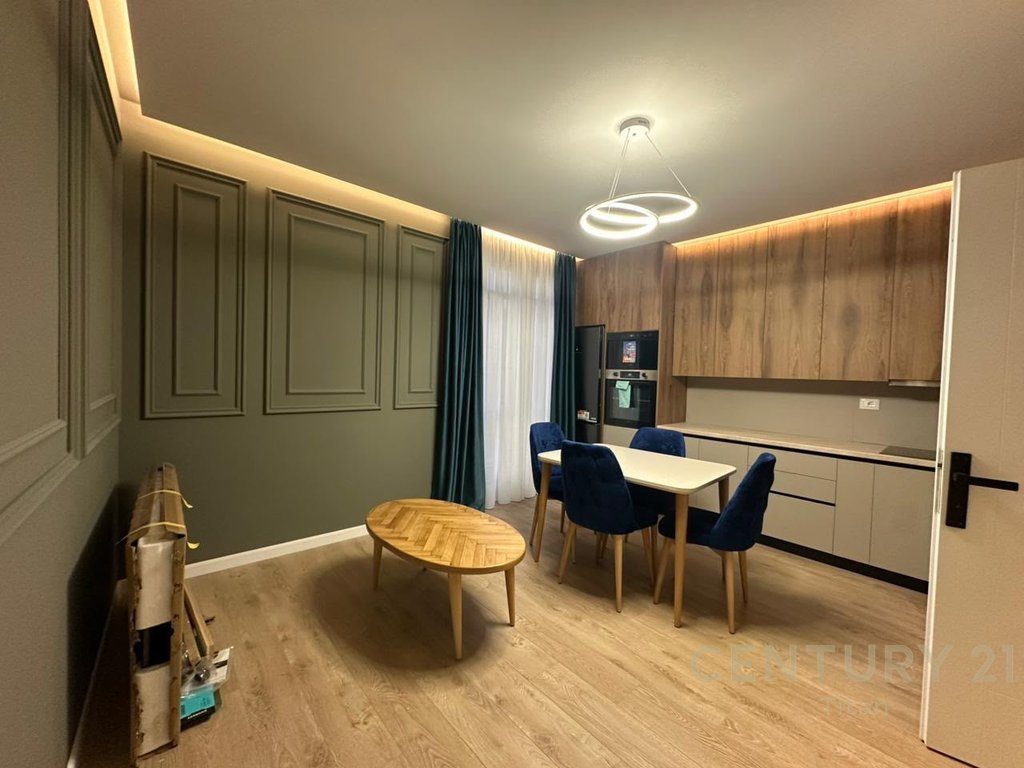 Apartament modern 3+1+2 ballkone per shitje ne Astir