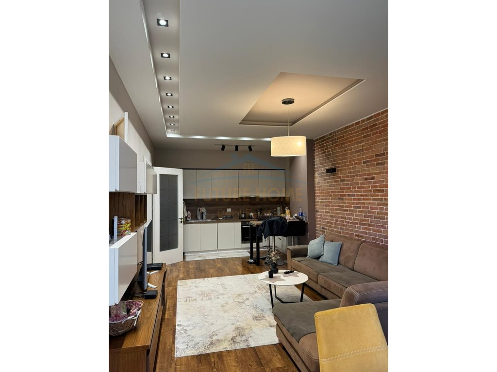 Shitet, Apartament 2+1+2, Unaza e Re