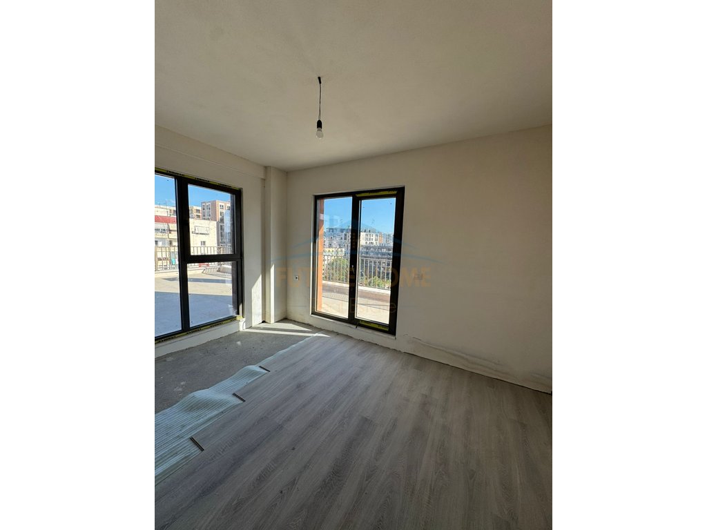 Shitet, Apartament 2+1+2 Verandë, Rruga Dritan Hoxha
