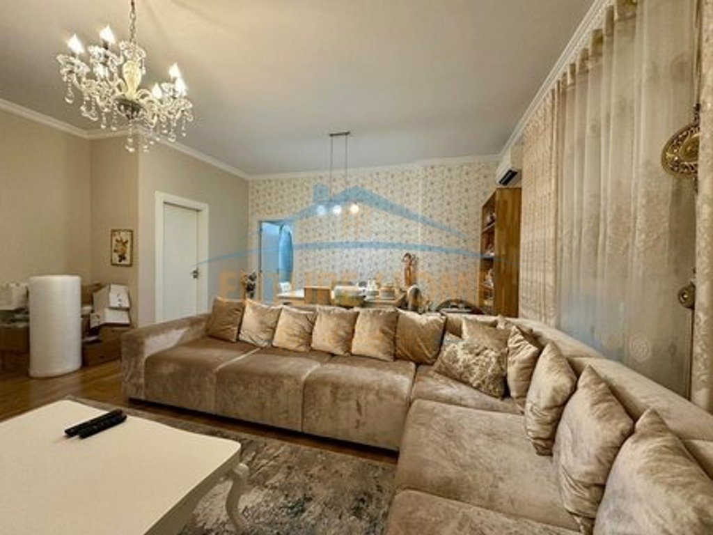 Shitet, Apartament 3+1+2, Liqeni i Thatë, Tiranë. 2