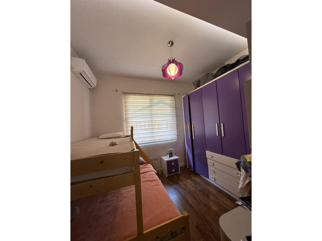 Shitet, Apartament 2+1+2, Unaza e Re