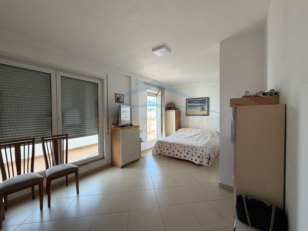 Shitet, Apartament 2+1+2+Verandë, Rruga Jordan Misja, Tiranë 2