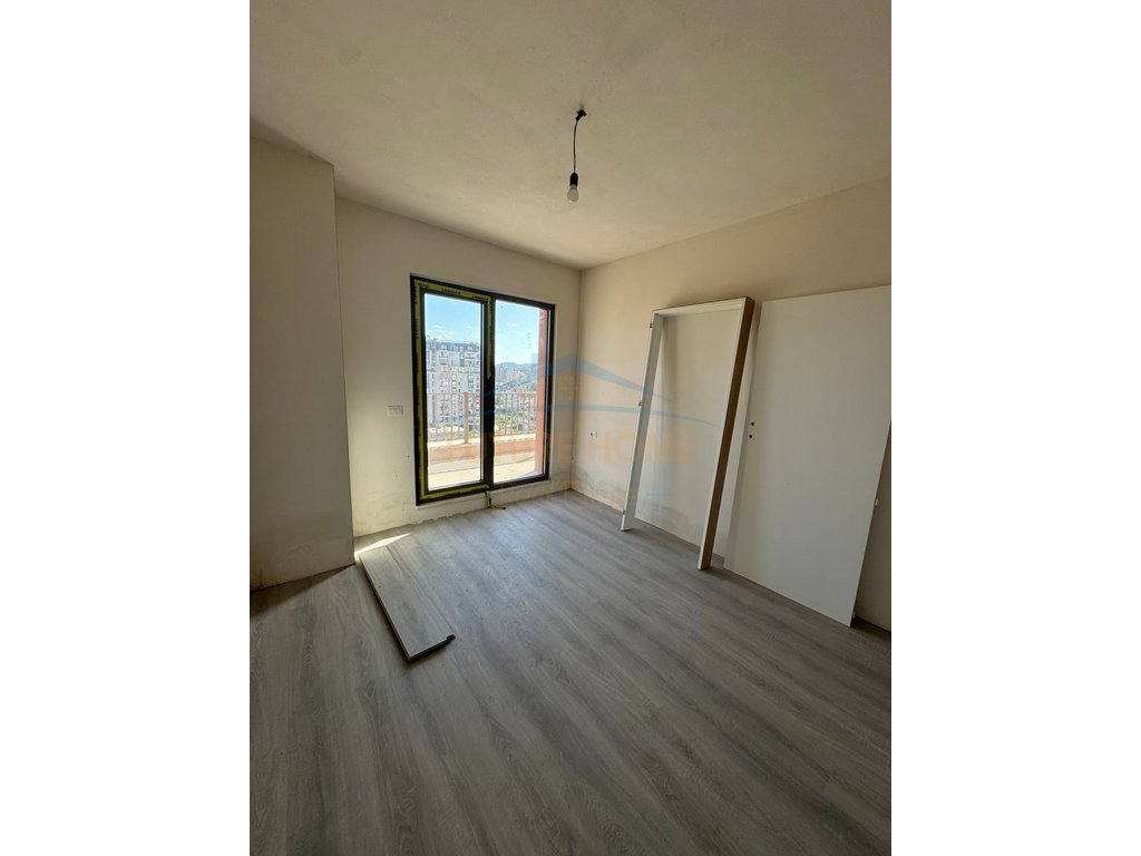Shitet, Apartament 2+1+2 Verandë, Rruga Dritan Hoxha