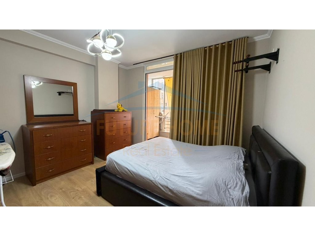 Shitet, Apartament 2+1+2 , Unaza e Re