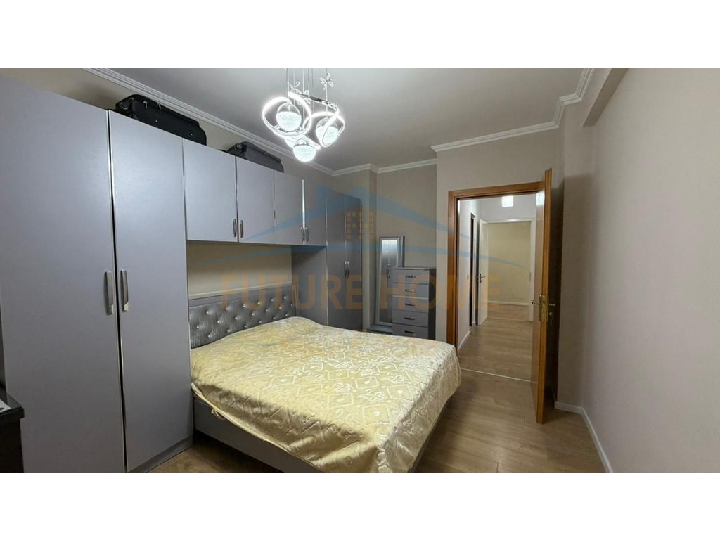 Shitet, Apartament 2+1+2 , Unaza e Re