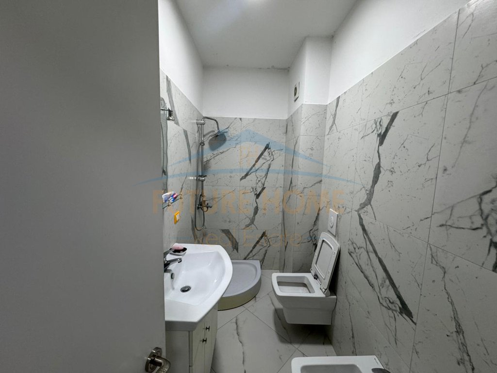 Shitet, Apartament 2+1 , Fresk