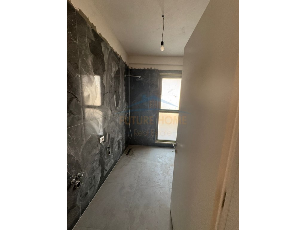 Shitet, Apartament 2+1+2 Verandë, Rruga Dritan Hoxha