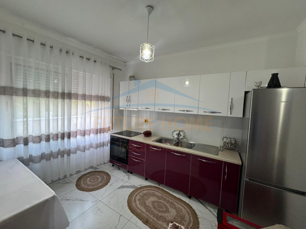 Shitet, Apartament 2+1 , Fresk