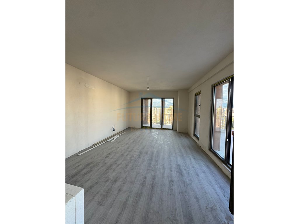 Shitet, Apartament 2+1+2 Verandë, Rruga Dritan Hoxha