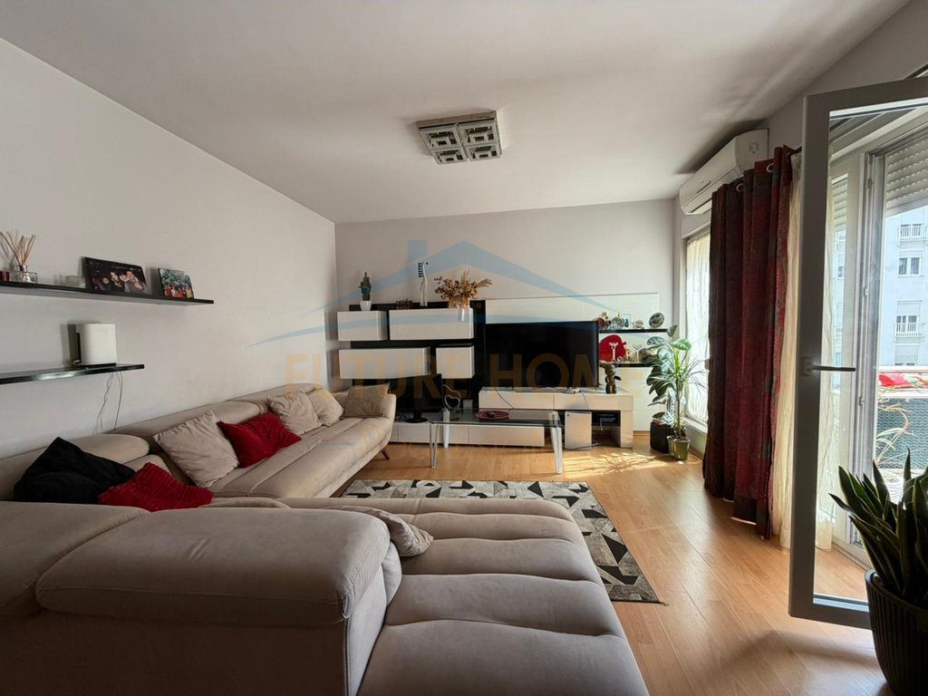 Shitet, Apartament 2+1+2+ Garazhd, Rruga Frosina Plaku, Tiranë 2