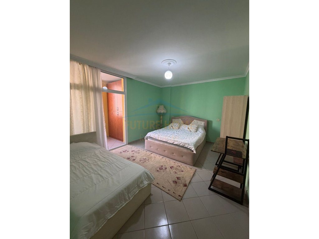 Shitet, Apartament 2+1+2, Komuna e Parisit, Tiranë 4