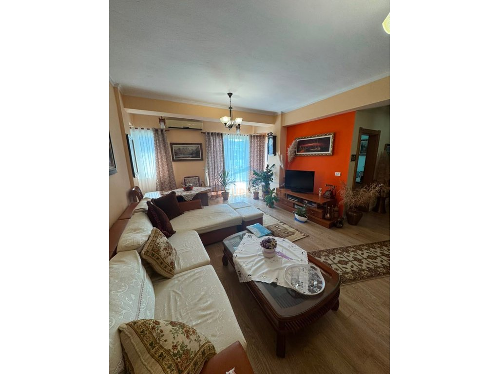 Shitet, Apartament 2+1, Ish-Nisharaku, Bulevardi Gjergj Fishta