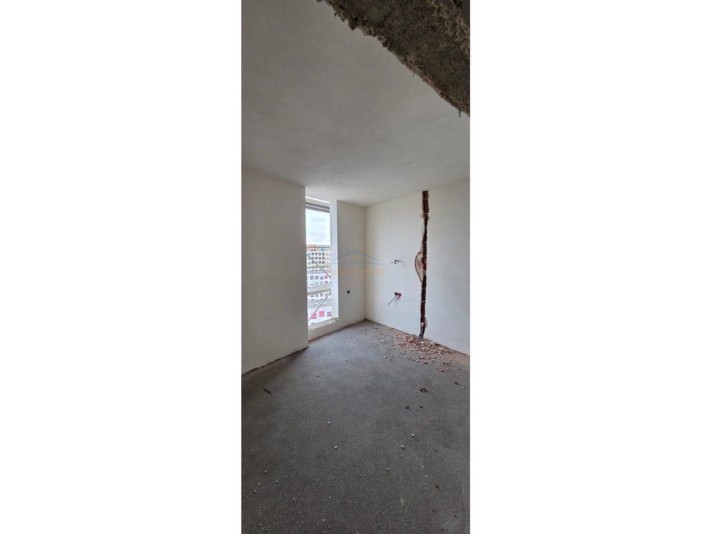 Shitet, Apartament 2+1 + 2 Poste Parkimi, Rruga "Pasho Hysa", Tregu Elektrik, Tirane. 4