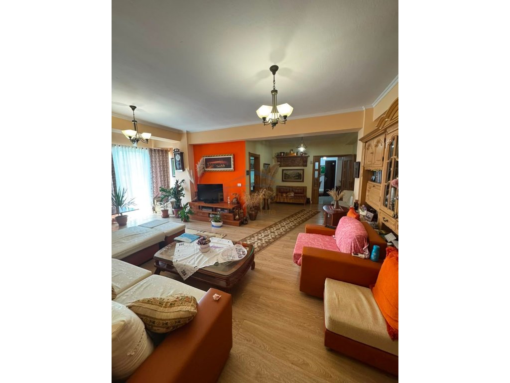 Shitet, Apartament 2+1, Ish-Nisharaku, Bulevardi Gjergj Fishta