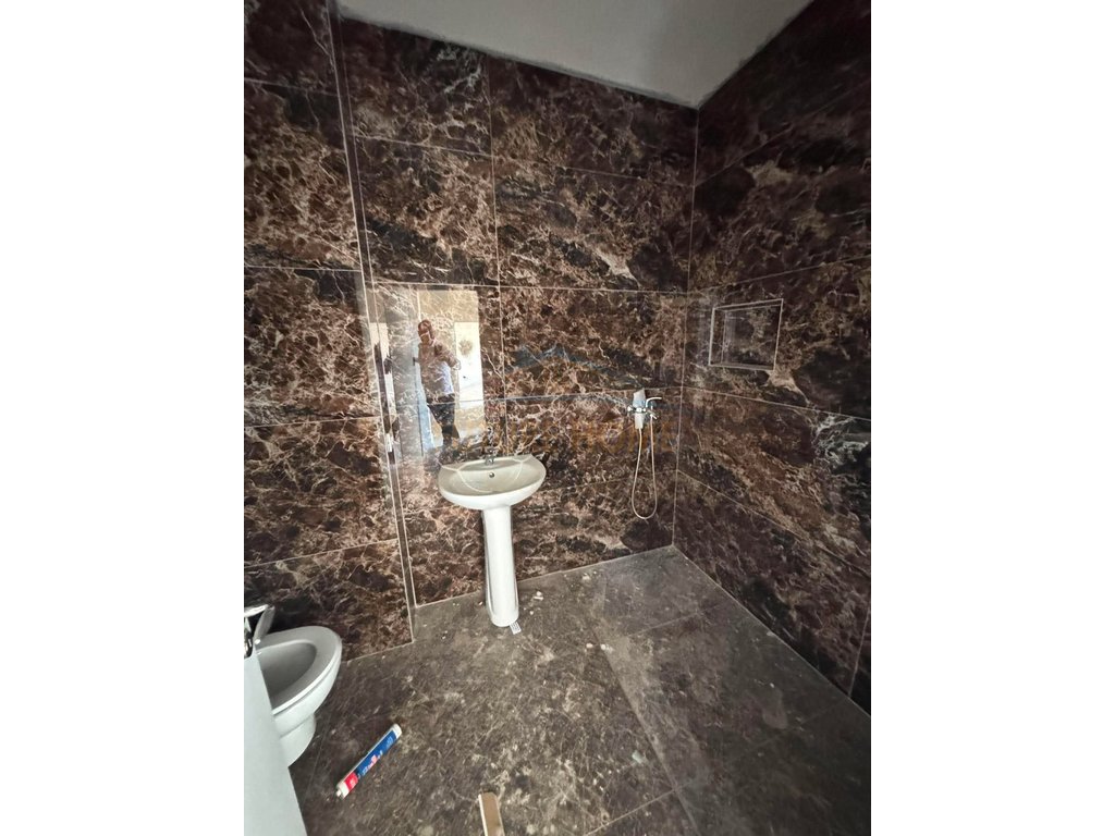 Shitet, Apartament 2+1, Urban Gate, Unaza e Re