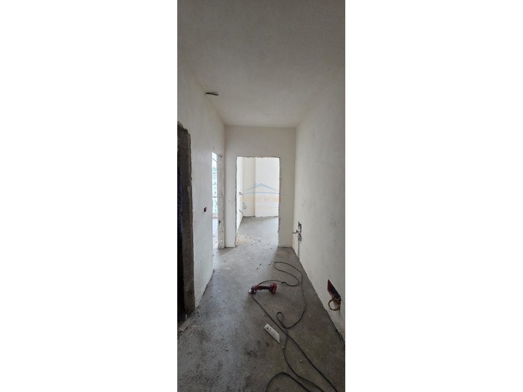 Shitet, Apartament 2+1 + 2 Poste Parkimi, Rruga "Pasho Hysa", Tregu Elektrik, Tirane. 3